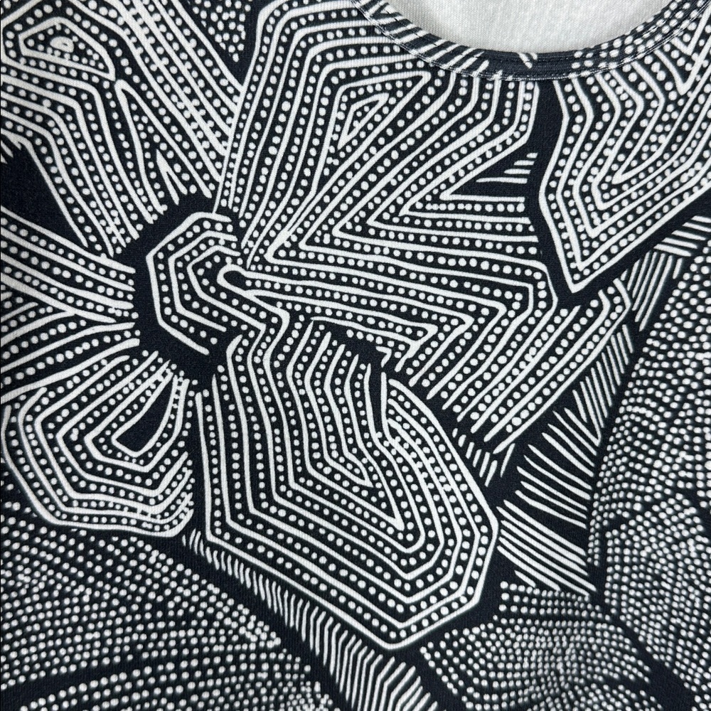 Lululemon Cool Racerback Dottie Tribe White & Black Tank Top 6 - Picture 3 of 9